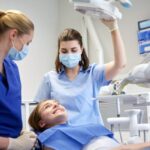 dental assistants make​